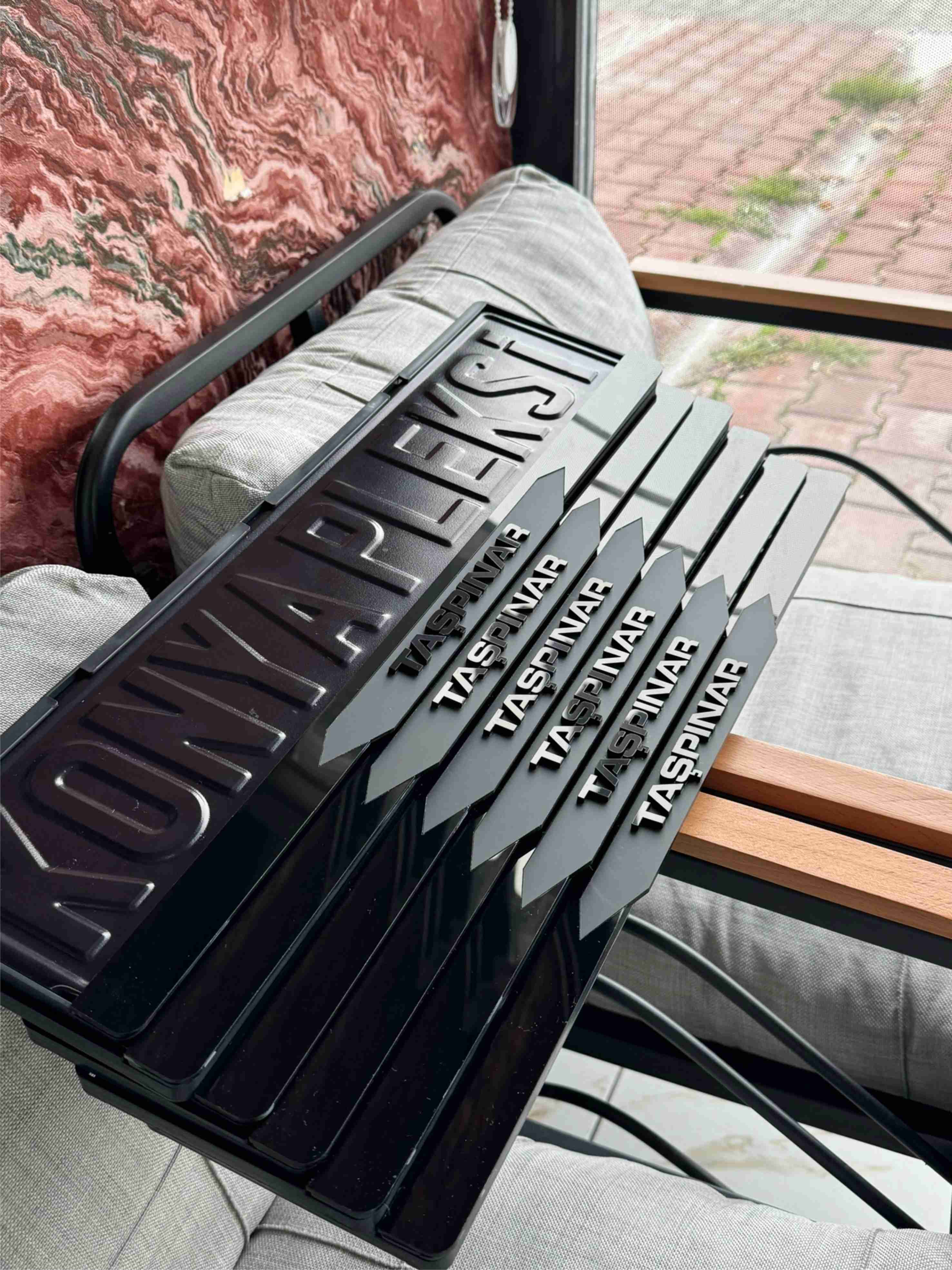 Mat Detaylı 3D Plakalık